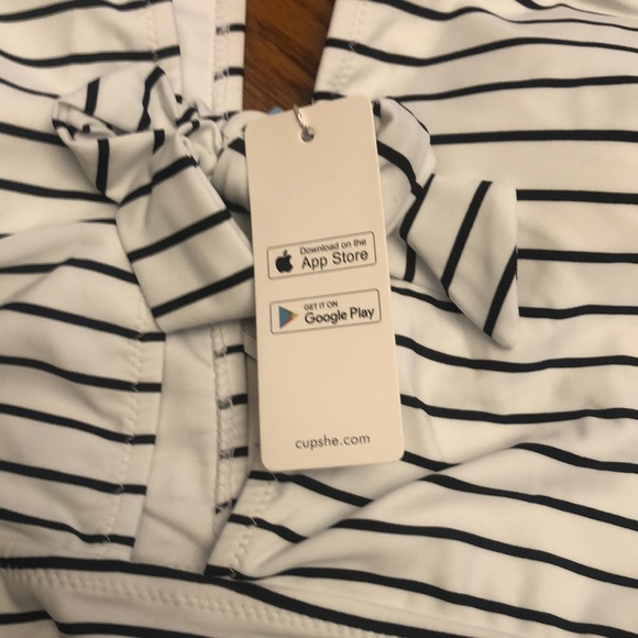 NWT Cupshe One Piece black and white - Picture 5 of 6